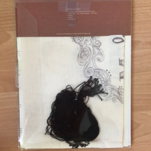 Artiste Embroidery Kit - Picture 2 of 2